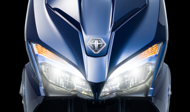 Đón chào 2018, dòng xe tay ga ăn khách Honda Air Blade ở thị trường Việt có thêm màu mới rất bắt mắt với giá bán tăng nhẹ. Đón chào 2018, dòng xe tay ga ăn khách Honda Air Blade ở thị trường Việt có thêm màu mới rất bắt mắt với giá bán tăng nhẹ.